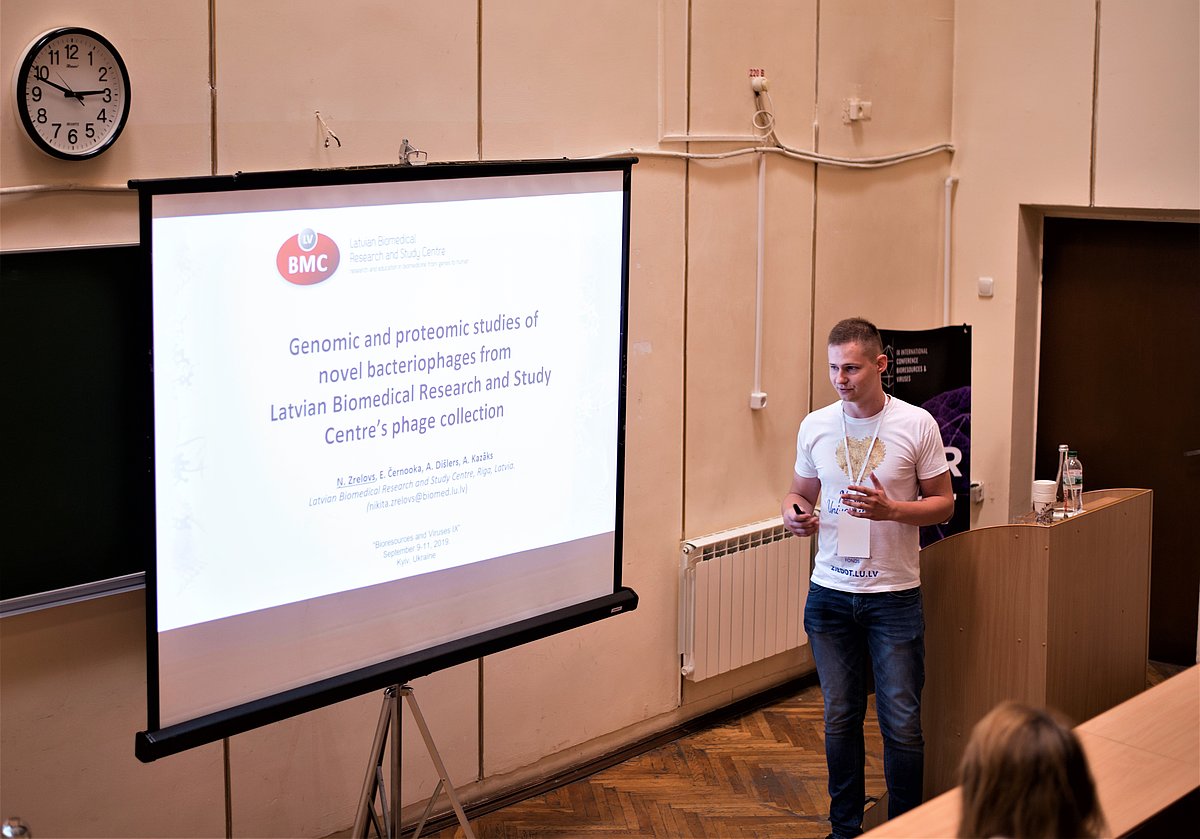 Stipendijas ieguvējs, LU Bioloģijas fakultātes absolvents, MSc.biol. Ņikita Zrelovs.