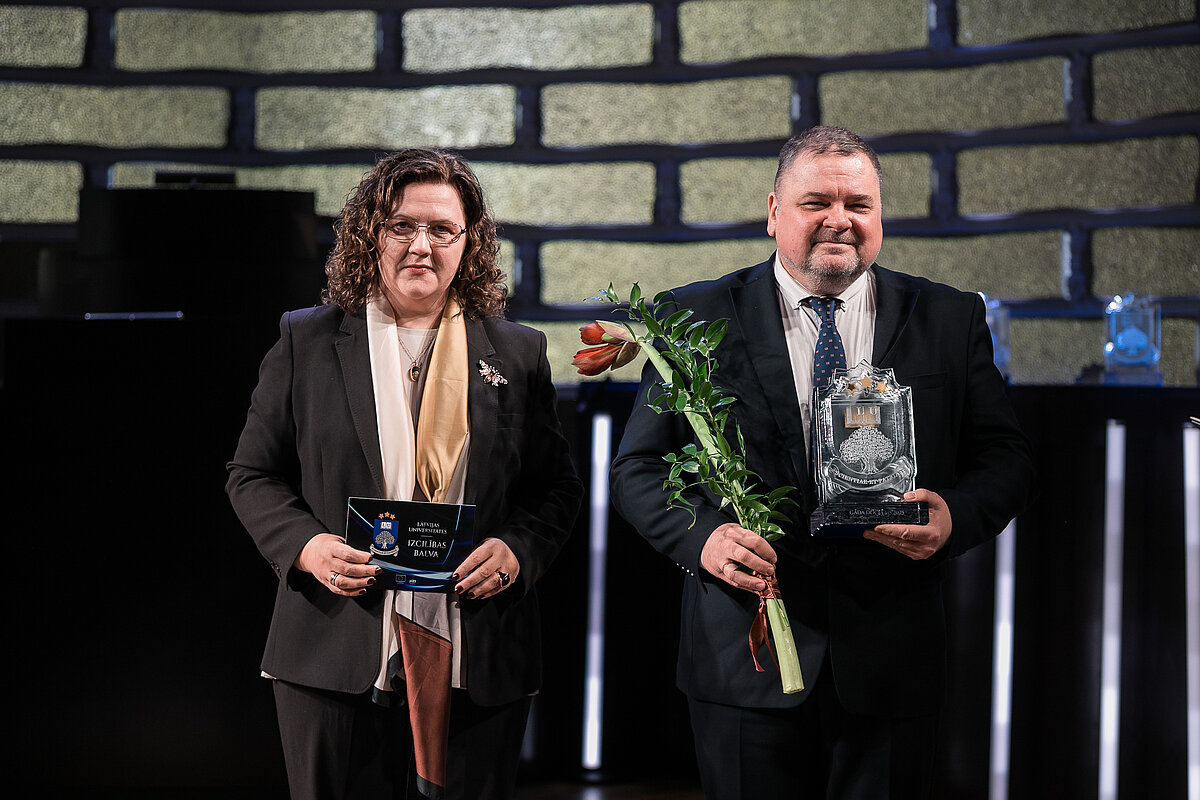 Gada docētājs 2025 – LU HZF Latvistikas un baltistikas nodaļas asociētais profesors un Latviešu valodas institūta vadošais pētnieks Edmunds Trumpa