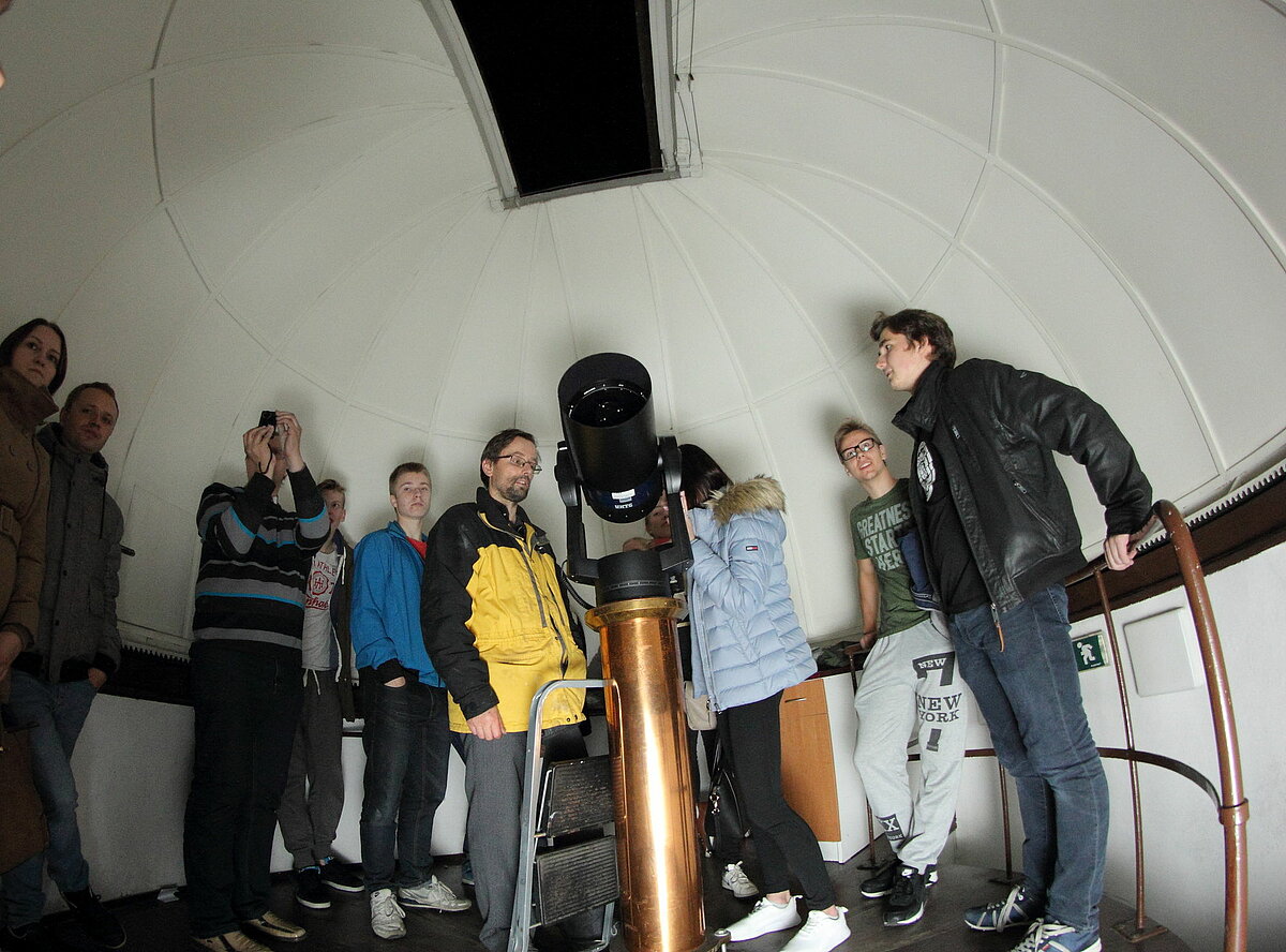 Apmeklētāji Astronomiskajā tornī. Foto: Toms Grīnbergs Apmeklētāji Astronomiskajā tornī. Foto: Toms Grīnbergs