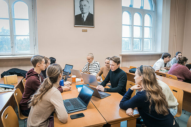 Studenti ar labām Baltijas valstu valodu zināšanām aicināti pieteikties stipendijai
