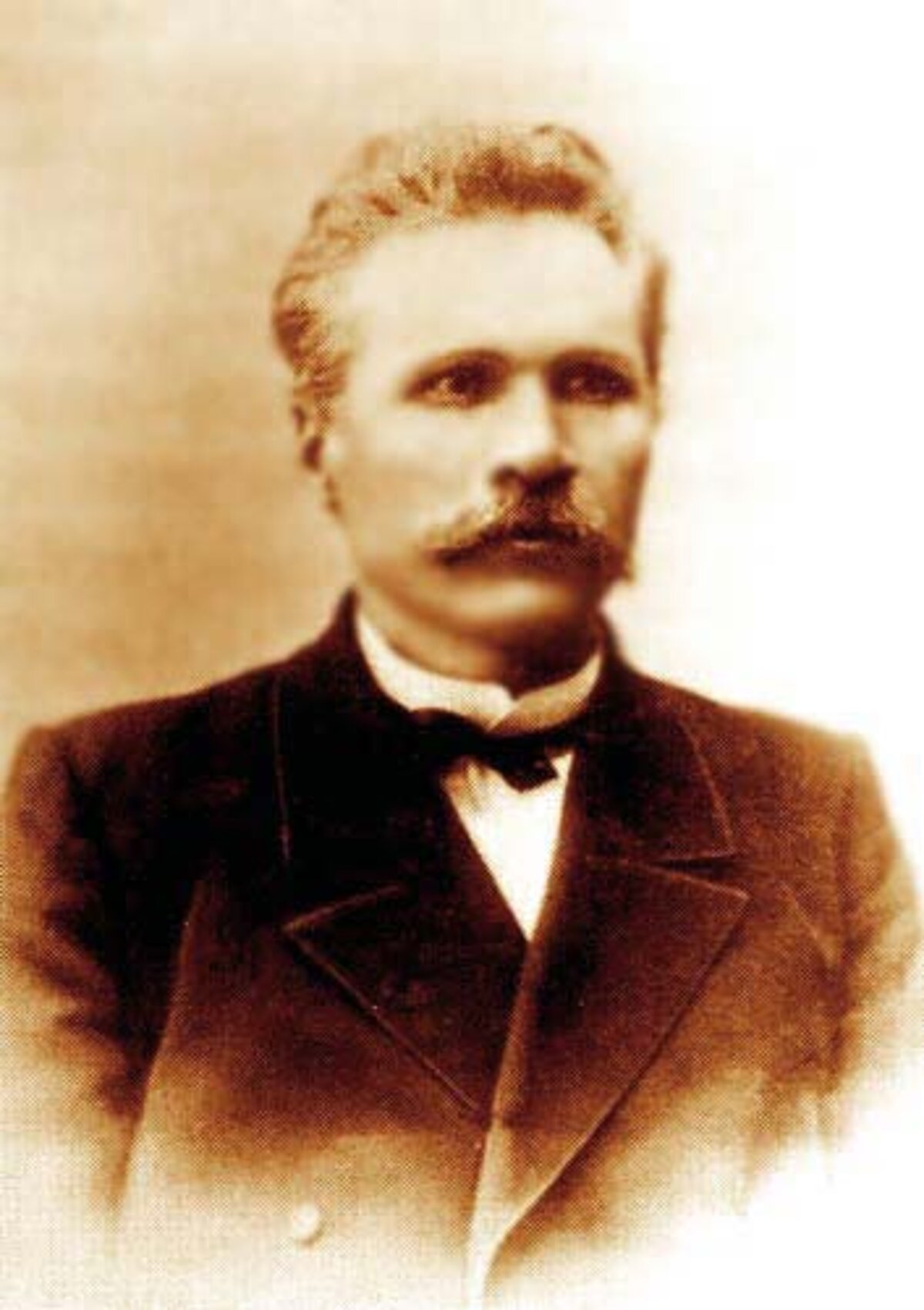 Dmitrijs Javorņickis, 1900. Суспільне надбання (Public Domain) Dmitrijs Javorņickis, 1900. Суспільне надбання (Public Domain)
