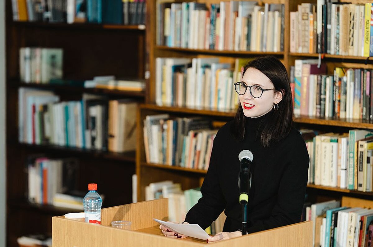 Foto: Valodu un kultūru studiju DSP doktorante Ruta Kurpniece konferencē. Jāņa Porieša foto.