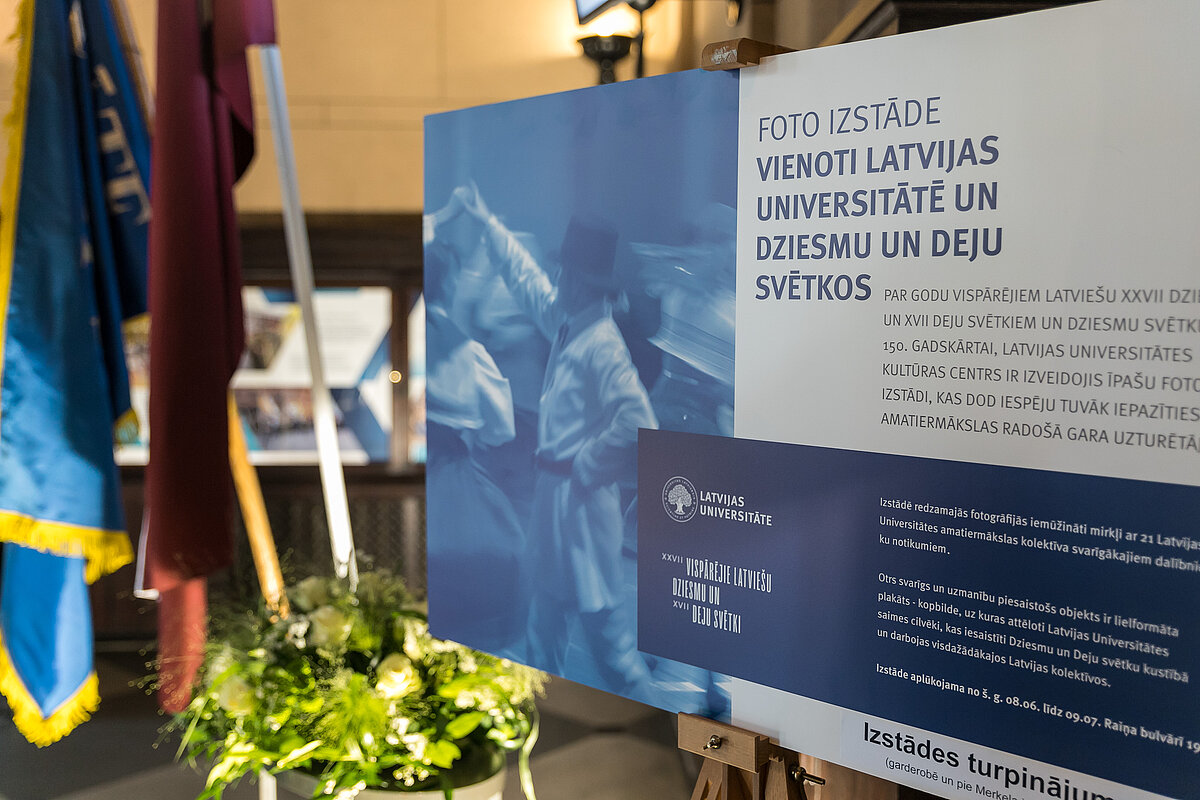 Foto izstāde "Vienoti Latvijas Universitātē un Dziesmu un Deju svētkos". Foto: Toms Grīnbergs
