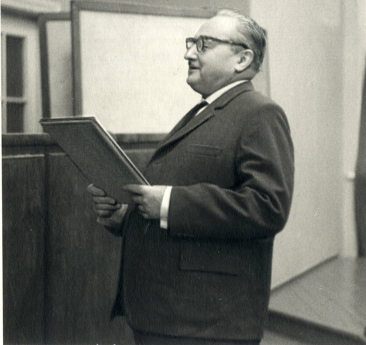 Jānis Lūsis uzstājoties 20. gs. 60. - 70. gadi. Foto: LU Muzeja krājums Jānis Lūsis uzstājoties 20. gs. 60. - 70. gadi. Foto: LU Muzeja krājums