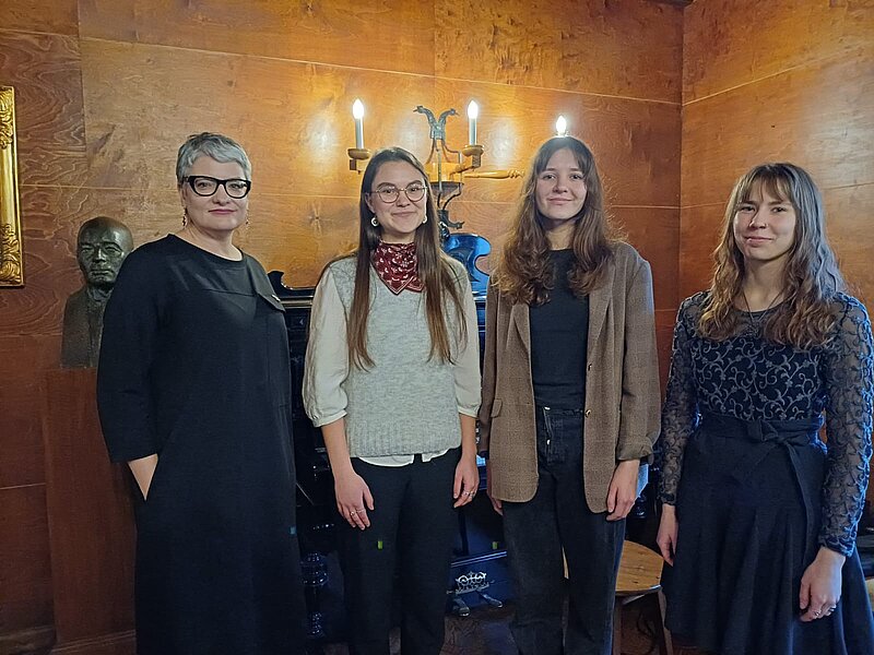 Divas galvenās balvas K. Dziļlejas studentu zinātnisko darbu konkursā iegūst LU HZF absolventes