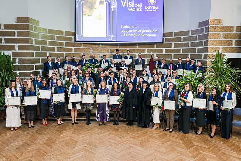 LU promocijas ceremonijā godināti jaunie zinātņu doktori